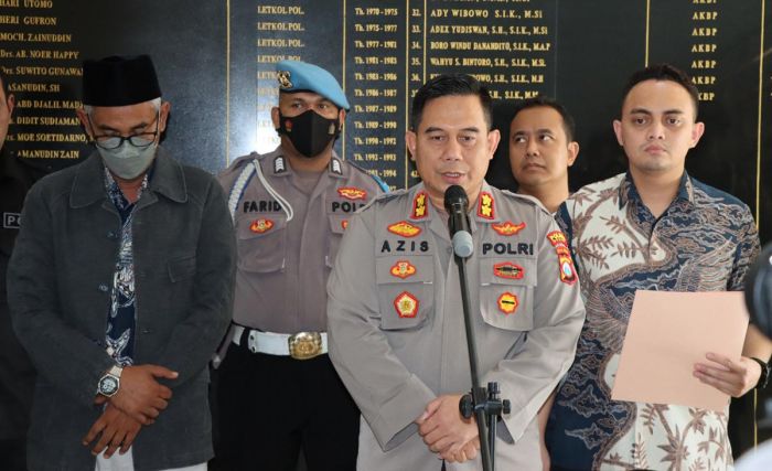 Polres Gresik Tangkap Kepala MTs yang Pukul 15 Murid, Terancam 3,5 Tahun Penjara Polres Gresik Tangkap Kepala MTs yang Pukul 15 Murid, Terancam 3,5 Tahun Penjara