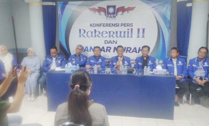 Jelang Rakerwil II PAN Jatim, Gubernur Khofifah Diusulkan Capres 2024 Jelang Rakerwil II PAN Jatim, Gubernur Khofifah Diusulkan Capres 2024
