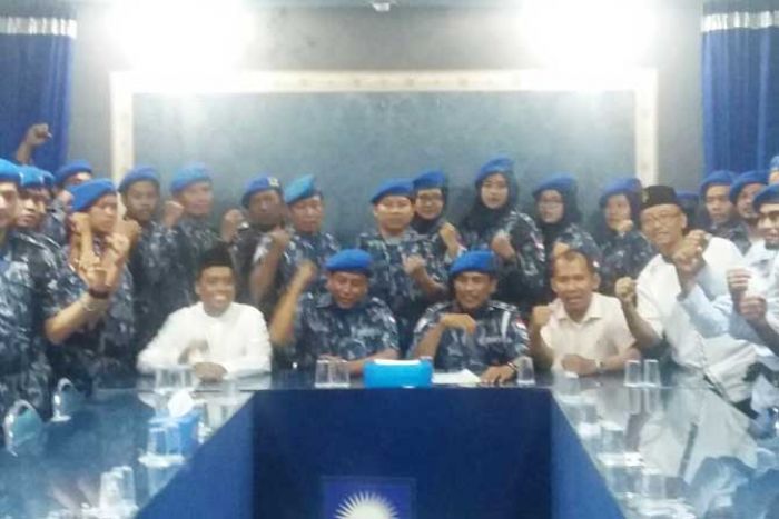 Bela Amien Rais, 10.000 Anggota Satgas Simpatik Ancam Duduki Kantor KPK Bela Amien Rais, 10.000 Anggota Satgas Simpatik Ancam Duduki Kantor KPK