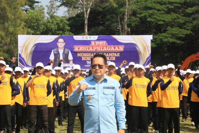 Pimpin Apel Kesiapsiagaan Hadapi Banjir, Adhy Karyono Optimistis Jawa Timur Siap Hadapi Bencana Pimpin Apel Kesiapsiagaan Hadapi Banjir, Adhy Karyono Optimistis Jawa Timur Siap Hadapi Bencana