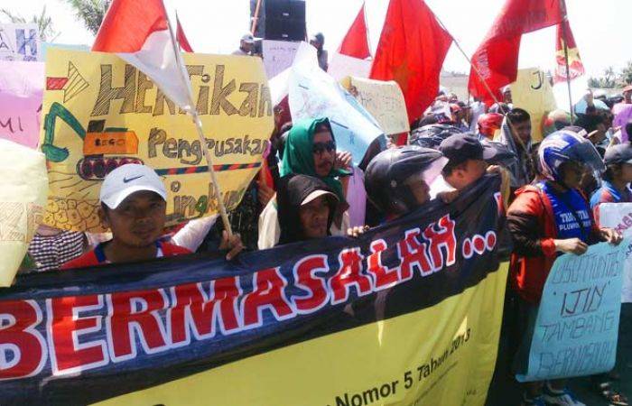 Lagi, Warga Plumpungrejo Demo, Desak Pemerintah Tegas Menutup Tambang Kapur