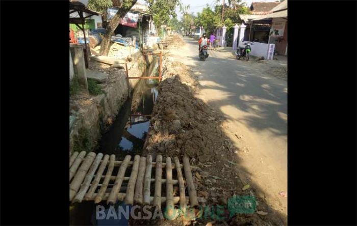 Mangkrak, Pembangunan Proyek Gorong-gorong di Kecamatan Kerek Dikeluhkan Warga