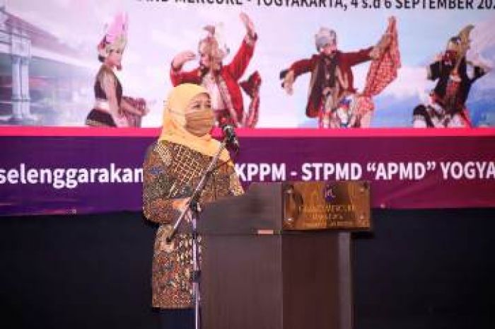 Jadi Keynote Speech Kafegama, Khofifah Ajak Bangkitkan UMKM Percepat Pemulihan Ekonomi Jatim Jadi Keynote Speech Kafegama, Khofifah Ajak Bangkitkan UMKM Percepat Pemulihan Ekonomi Jatim
