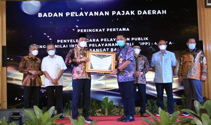 Wujudkan Birokrasi Bersih dan Pelayanan Prima, Pemkab Sidoarjo Beri Penghargaan Kinerja OPD Wujudkan Birokrasi Bersih dan Pelayanan Prima, Pemkab Sidoarjo Beri Penghargaan Kinerja OPD