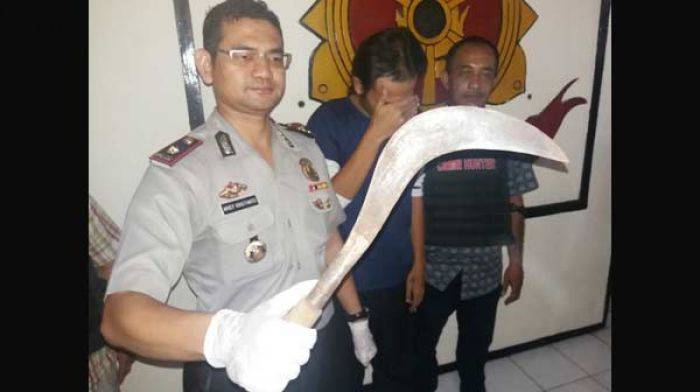 Sesama Makelar Akik Berantem Gunakan Celurit Sesama Makelar Akik Berantem Gunakan Celurit