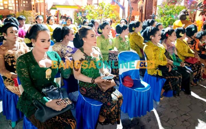 Abah Kirun Gelar Open House, Para Transpuan Manfaatkan Momen Abah Kirun Gelar Open House, Para Transpuan Manfaatkan Momen