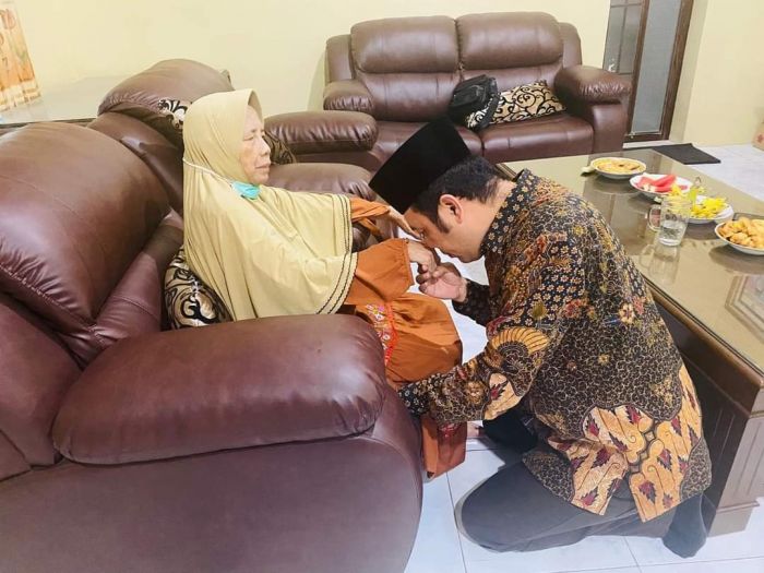 Bela Rizieq Shihab, Massa Geruduk Ibunda Mahfud MD di Pamekasan, Banser Siap Jaga Bela Rizieq Shihab, Massa Geruduk Ibunda Mahfud MD di Pamekasan, Banser Siap Jaga