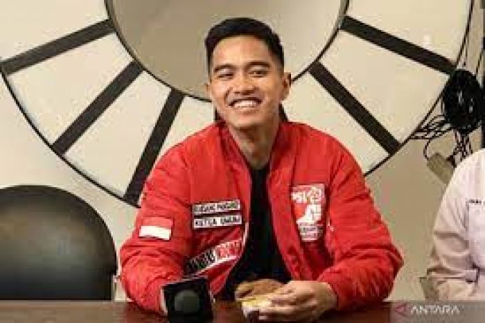 Berkelakar Mau Kasih Hadiah Private Jet, Warganet Anggap Kaesang Tak Punya Malu Berkelakar Mau Kasih Hadiah Private Jet, Warganet Anggap Kaesang Tak Punya Malu