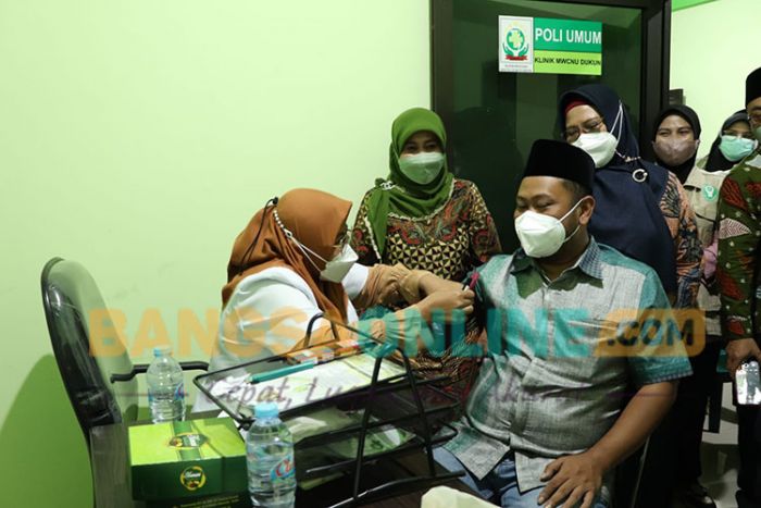 Bersama Wakilnya, Bupati Gresik Resmikan Klinik Pratama An Nahdlah MWC Mabarrot Dukun Bersama Wakilnya, Bupati Gresik Resmikan Klinik Pratama An Nahdlah MWC Mabarrot Dukun