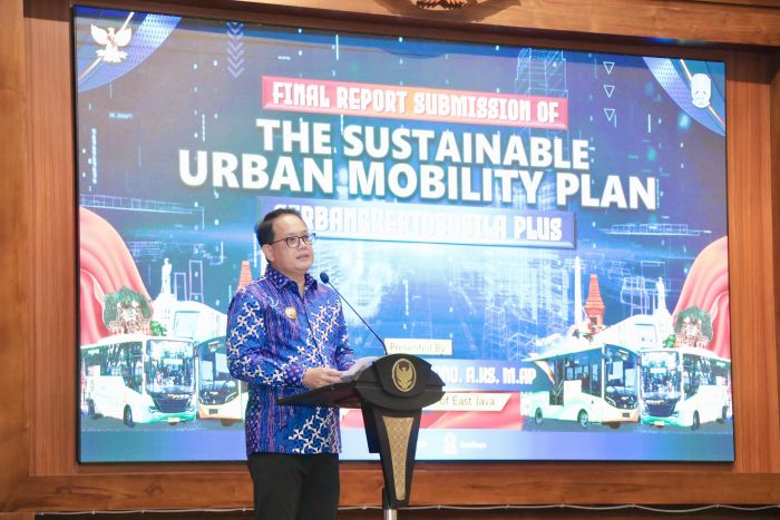 Pj Gubernur Jatim Yakin Mobilitas Transportasi Publik Terintegrasi Gerbangkertasusila Meningkat Pj Gubernur Jatim Yakin Mobilitas Transportasi Publik Terintegrasi Gerbangkertasusila Meningkat