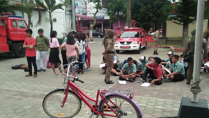 Keluyuran saat Jam Sekolah, 36 Pelajar di Blitar Digaruk Satpol PP Keluyuran saat Jam Sekolah, 36 Pelajar di Blitar Digaruk Satpol PP