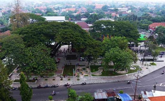 Taman Kota Sekartaji Picu Kemacetan