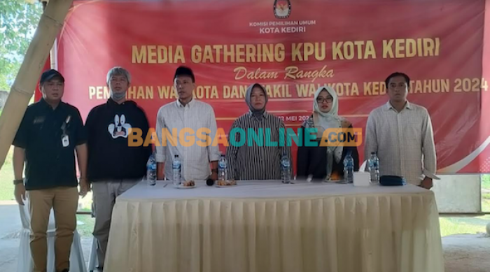 Syarat Dukungan Minimal Ronny Siswanto untuk Maju Jadi Paslon Wali Kota Kediri Tak Penuhi Aturan KPU Syarat Dukungan Minimal Ronny Siswanto untuk Maju Jadi Paslon Wali Kota Kediri Tak Penuhi Aturan KPU