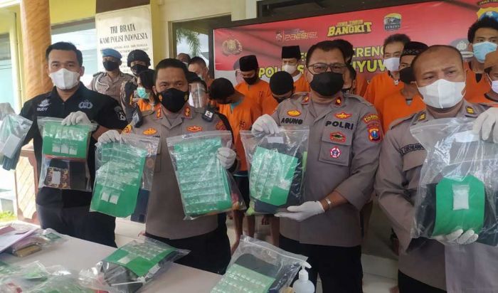 Panen Tangkapan, Polresta Banyuwangi Raih Peringkat ke-3 Operasi Tumpas Narkoba Panen Tangkapan, Polresta Banyuwangi Raih Peringkat ke-3 Operasi Tumpas Narkoba