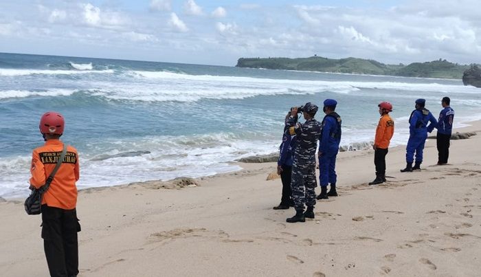 Korban Tersapu Ombak di Pantai Pudak Blitar Selatan Belum Ditemukan Korban Tersapu Ombak di Pantai Pudak Blitar Selatan Belum Ditemukan