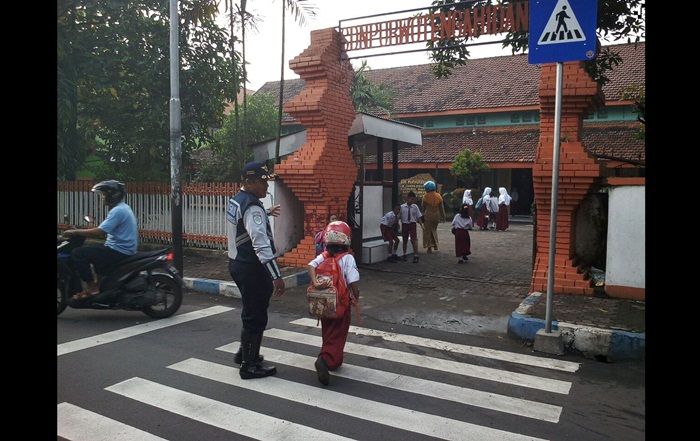 Tekan Laka, Dishub Kota Mojokerto Sebar Anggota ke Sekolah-sekolah