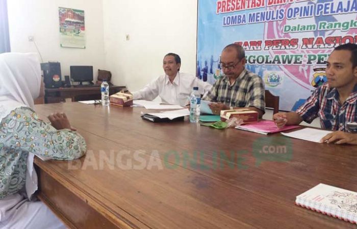 10 Karya Terbaik Lomba Menulis Opini RPS Tuban Dipaparkan di Depan Juri 10 Karya Terbaik Lomba Menulis Opini RPS Tuban Dipaparkan di Depan Juri