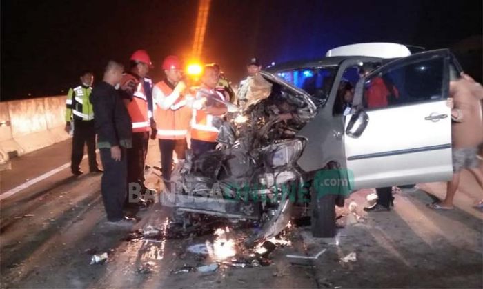 Pengasuh Ponpes Kyai Mojo Jombang Kecelakaan di Tol Ngawi-Solo Pengasuh Ponpes Kyai Mojo Jombang Kecelakaan di Tol Ngawi-Solo