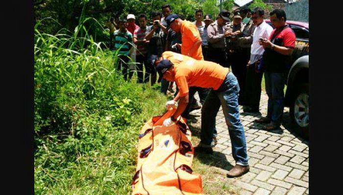 Mayat Perempuan di Bengawan Solo Diketahui Warga Sragen Mayat Perempuan di Bengawan Solo Diketahui Warga Sragen