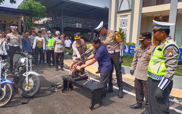 Ratusan Motor Berknalpot Brong Diamankan, Kapolres Tuban Ancam Tindak Tegas Pelaku Balap Liar