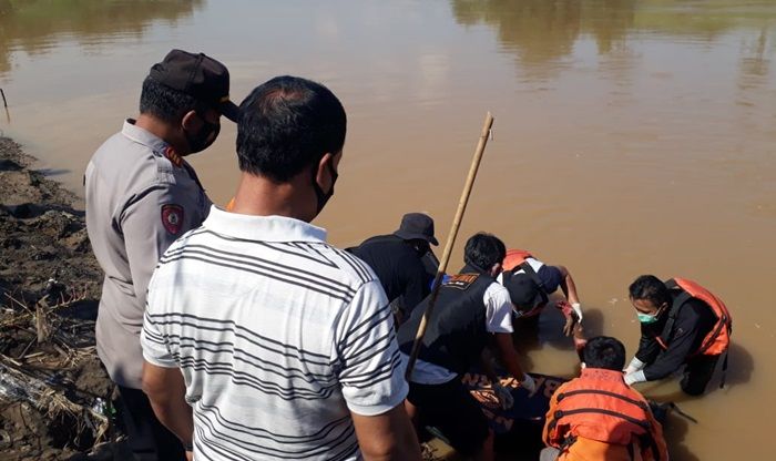 Mayat Mr X Terapung di Sungai Bengawan Solo Gegerkan Warga Kedunggalar Ngawi