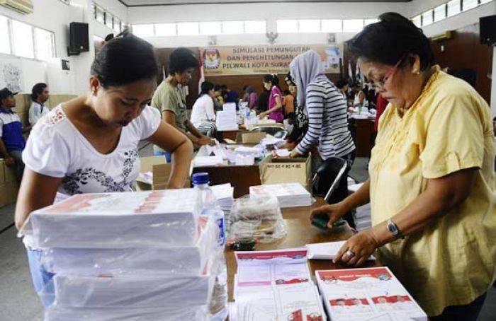 Surat Suara Pilwali Surabaya Mulai Dilipat, Target Rampung 25 November Surat Suara Pilwali Surabaya Mulai Dilipat, Target Rampung 25 November
