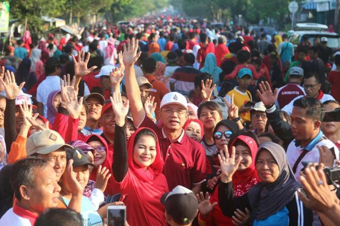 Puti Guntur Soekarno “Diserbu” Puluhan Ribu Warga Ngawi Puti Guntur Soekarno “Diserbu” Puluhan Ribu Warga Ngawi