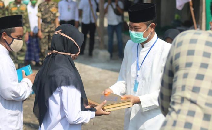 Jadi Inspektur Upacara Hari Santri, Cabup Yuhronur Efendi: Santri Harus Jadi Pelopor Pembangunan Jadi Inspektur Upacara Hari Santri, Cabup Yuhronur Efendi: Santri Harus Jadi Pelopor Pembangunan