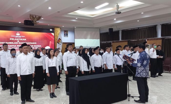 KPU Kota Batu Lantik 72 Anggota PPS, Pj Wali Kota Siapkan Penghargaan untuk yang Berprestasi KPU Kota Batu Lantik 72 Anggota PPS, Pj Wali Kota Siapkan Penghargaan untuk yang Berprestasi