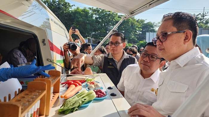 Lab Keliling Bapanas, Pj Gubernur Jatim: Untuk Jamin Ketersediaan dan Kesehatan Pangan Masyarakat Lab Keliling Bapanas, Pj Gubernur Jatim: Untuk Jamin Ketersediaan dan Kesehatan Pangan Masyarakat