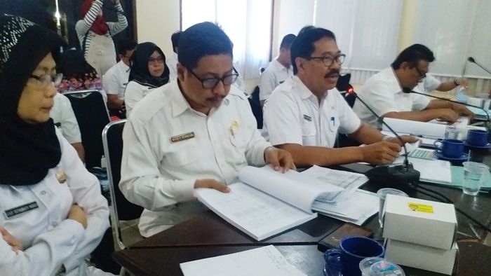 Tim Banggar DPRD Bangkalan Pertanyakan Suntikan Modal Fantastis Rp 12 Miliar Tim Banggar DPRD Bangkalan Pertanyakan Suntikan Modal Fantastis Rp 12 Miliar