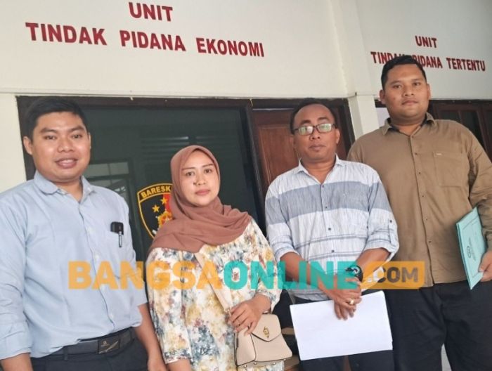 Diduga Gelapkan Uang Kerja Sama, Mantan Sekdes Sandingrowo Dilaporkan ke Polres Tuban Diduga Gelapkan Uang Kerja Sama, Mantan Sekdes Sandingrowo Dilaporkan ke Polres Tuban