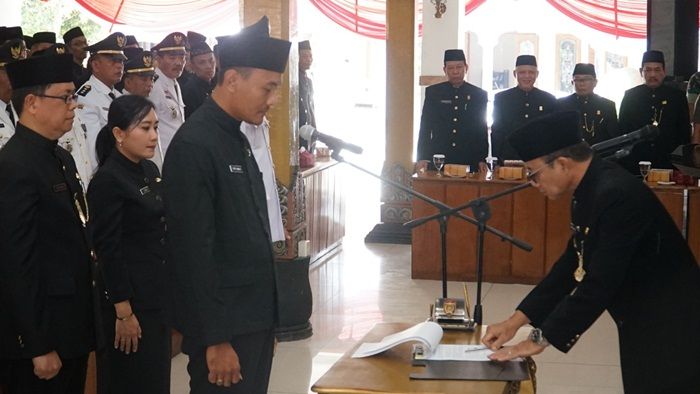Gerbong Mutasi Pejabat di Ngawi Digulirkan Jelang Akhir Masa Jabatan Bupati Gerbong Mutasi Pejabat di Ngawi Digulirkan Jelang Akhir Masa Jabatan Bupati