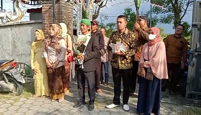 Ngaku Kena Prank, Ketua BK DPRD Gresik Juga Hadiri Pernikahan Manusia dengan Kambing