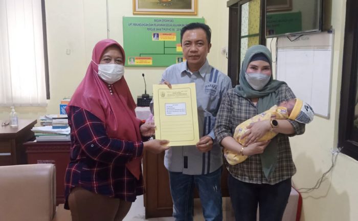 Bayi Dalam Tas Ransel di Kota Blitar, Diadopsi Wabup Rahmat Santoso dan Istri