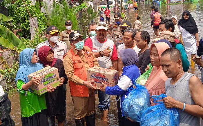 Pemkab Pasuruan Gelontor Bantuan Bagi Warga Terdampak Banjir Pemkab Pasuruan Gelontor Bantuan Bagi Warga Terdampak Banjir