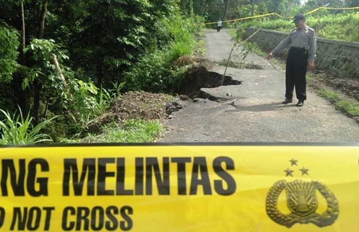 Jalan Akses Dua Dusun di Kecamatan Garum Blitar Terputus Akibat Tanah Longsor