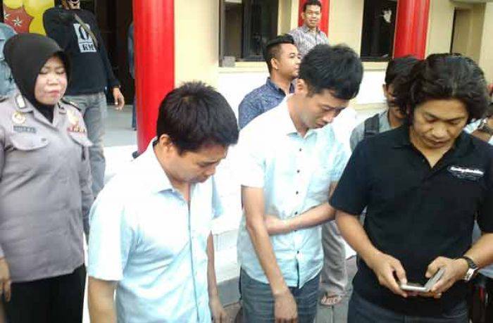 Jual Emas Palsu, Dua Warga Cina di Surabaya Diringkus Jual Emas Palsu, Dua Warga Cina di Surabaya Diringkus
