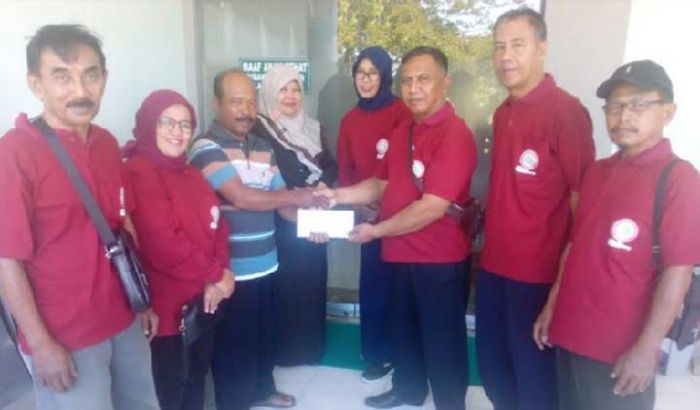 Peduli Sesama, Alumni SMA PGRI Ponorogo Santuni Balita Terkena Air Panas