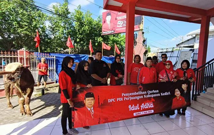 Kurban Empat Sapi, DPC PDIP Kediri Berharap Kader Partai Bisa Teladani Nabi Ibrahim dan Ismail
