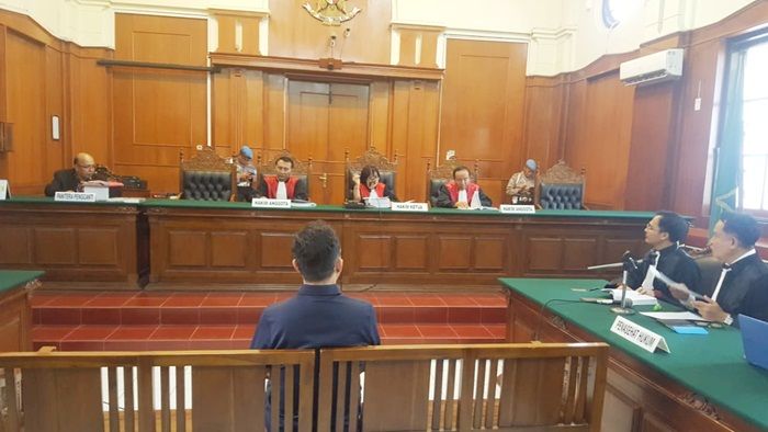 Henry J. Gunawan Bakal Serahkan Pasar Turi ke Pemkot Surabaya Henry J. Gunawan Bakal Serahkan Pasar Turi ke Pemkot Surabaya
