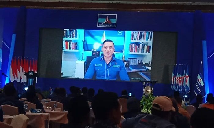 Musda VI Demokrat Jatim, Momen AHY Sapa Gubernur Khofifah dan Wali Kota Eri Musda VI Demokrat Jatim, Momen AHY Sapa Gubernur Khofifah dan Wali Kota Eri