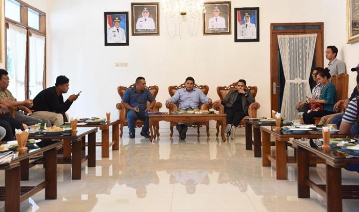 Wali Kota Kediri Undang Atlet Senam yang Dicoret Pelatih Gara-gara Keperawanan Wali Kota Kediri Undang Atlet Senam yang Dicoret Pelatih Gara-gara Keperawanan
