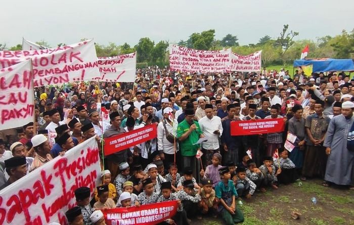 Berharap Keadilan, Ribuan Warga Lekok-Nguling Istighotsah hingga Kirim Surat Terbuka untuk Presiden