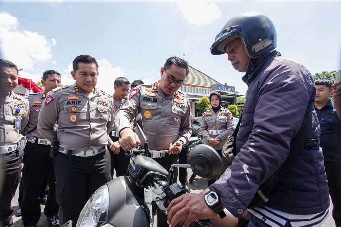 Kunjungi Satpas Colombo Surabaya, Dirlantas Polda Jatim Pastikan Uji Praktik SIM Lebih Mudah