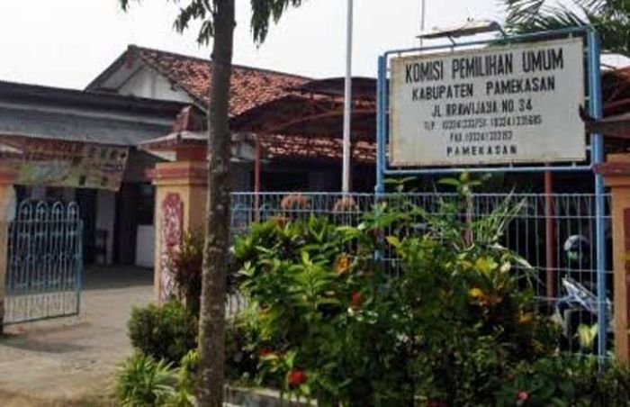 Belum Ada Parpol yang Mendaftarkan Bakal Calon Legislatif ke KPU Pamekasan Belum Ada Parpol yang Mendaftarkan Bakal Calon Legislatif ke KPU Pamekasan
