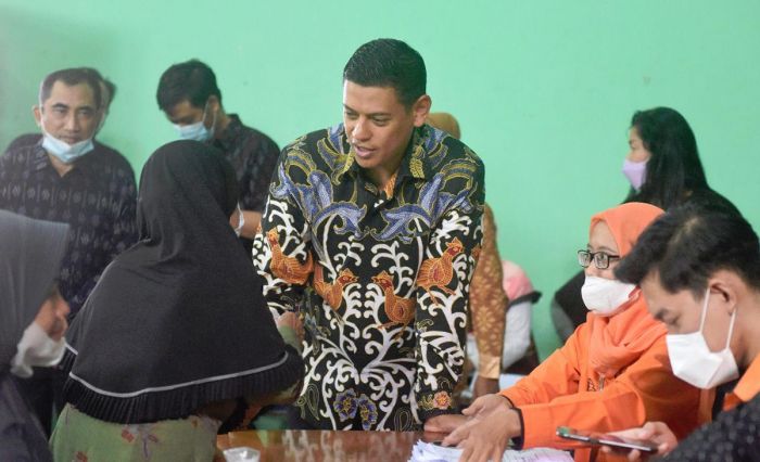 Wali Kota Kediri Tinjau Penyaluran BLT BBM, PKH, dan BPNT di 3 Kelurahan Wali Kota Kediri Tinjau Penyaluran BLT BBM, PKH, dan BPNT di 3 Kelurahan