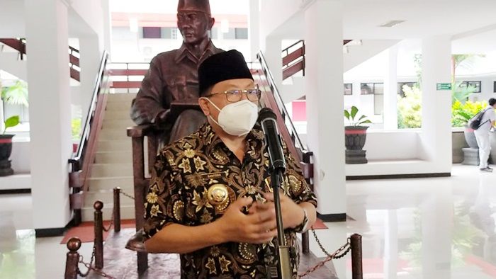 Soal Viral Video Dangdutan Tanpa Prokes, Wali Kota Blitar Akhirnya Minta Maaf Soal Viral Video Dangdutan Tanpa Prokes, Wali Kota Blitar Akhirnya Minta Maaf