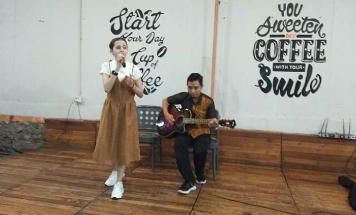 Nur Virza Ikhtiarini, Kontestan The Voice Indonesia Asal Sidoarjo Berharap Dukungan Warga Kota Delta Nur Virza Ikhtiarini, Kontestan The Voice Indonesia Asal Sidoarjo Berharap Dukungan Warga Kota Delta