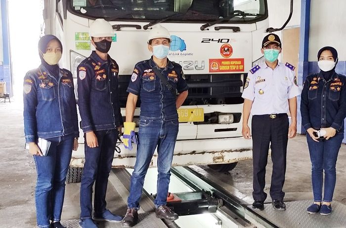 Pastikan Layak Jalan, Dishub Kota Pasuruan Ingatkan Pemilik Kendaraan Rutin Uji Kir Tiap 6 Bulan Pastikan Layak Jalan, Dishub Kota Pasuruan Ingatkan Pemilik Kendaraan Rutin Uji Kir Tiap 6 Bulan
